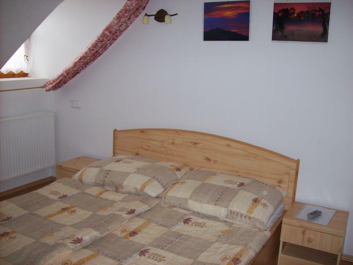 Lila Akac Vendeghaz Hotel Dabrony Buitenkant foto